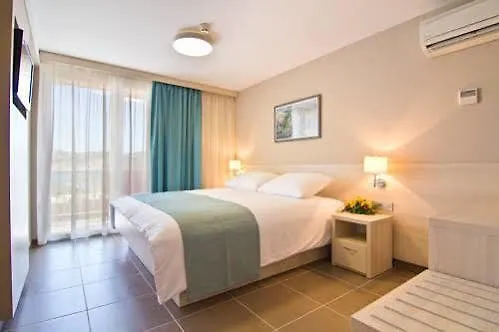 Tourist Settlement San Marino Veli Mel 호텔 로파르